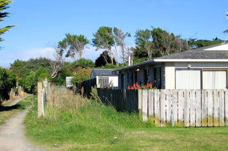 Photo of property in 29 Kiharoa Street, Otaki Beach, Otaki, 5512
