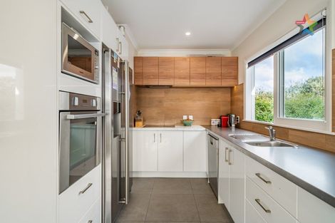 Photo of property in 2 Strand Crescent, Naenae, Lower Hutt, 5011