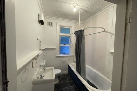 Photo of property in 151 Ravensbourne Road, Ravensbourne, Dunedin, 9022