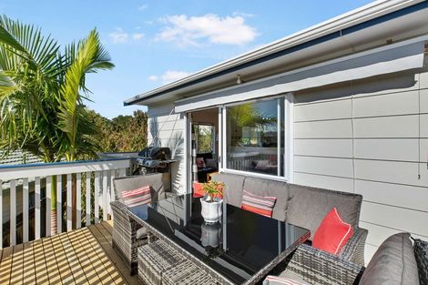 Photo of property in 1/16 Midgley Road, West Harbour, Auckland, 0618