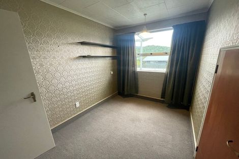 Photo of property in 1 Seymour Street, Picton, 7220