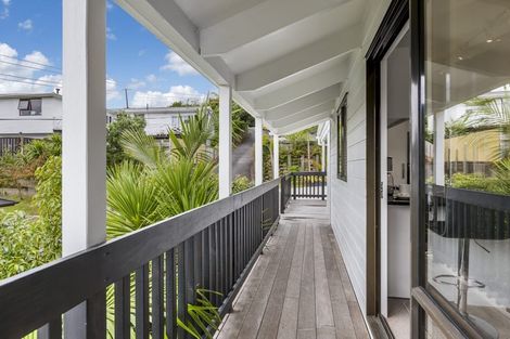 Photo of property in 2/660 Beach Road, Browns Bay, Auckland, 0630