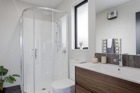 Photo of property in 8 Oakleigh Street, Woodend, 7610