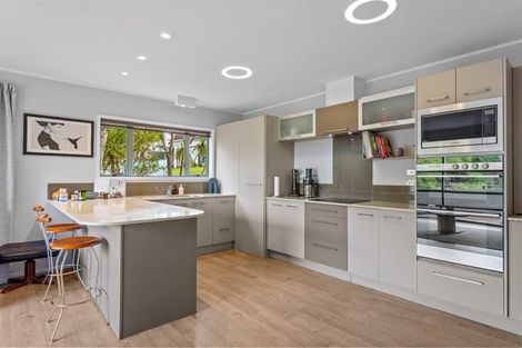 Photo of property in 140 Chelsea View Drive, Chatswood, Auckland, 0626