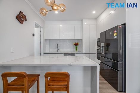 Photo of property in 73a Granville Drive, Massey, Auckland, 0614