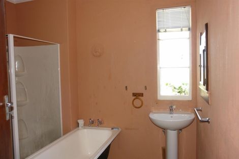 Photo of property in 21 Middlesex Street, Patea, 4520