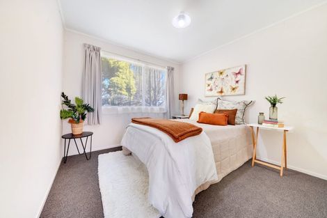 Photo of property in 2 Lipton Grove, Opaheke, Papakura, 2113