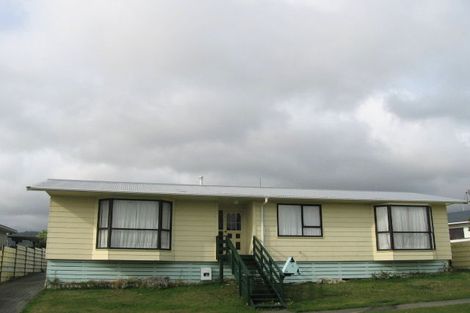 Photo of property in 5 Shaftesbury Grove, Stokes Valley, Lower Hutt, 5019