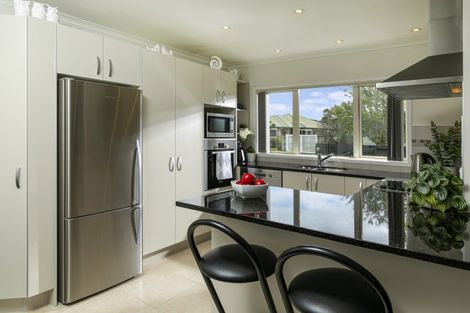 Photo of property in 37 Elizabeth Street, Orewa, 0931