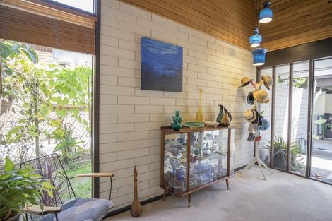 Photo of property in 28 Barlow Place, Chatswood, Auckland, 0626