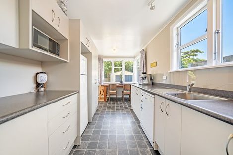 Photo of property in 4 Hikurangi Street, Trentham, Upper Hutt, 5018