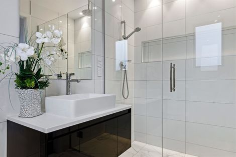 Photo of property in 6 Old Stone Lane, Cracroft, Christchurch, 8022