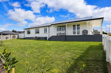 Photo of property in 21 Bragato Way, Te Kauwhata, 3710