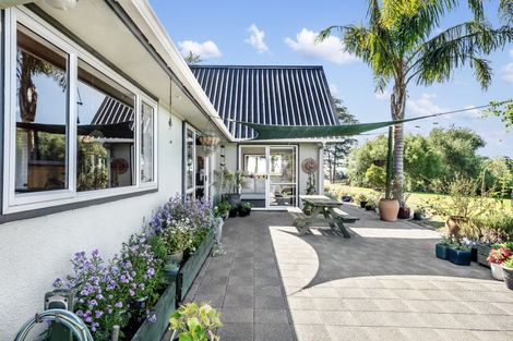 Photo of property in 221 Amreins Road, Taupaki, Henderson, 0782