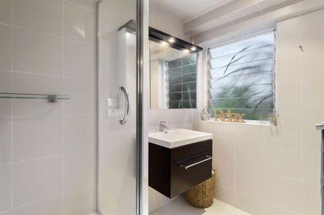 Photo of property in 24 Otakau Road, Milford, Auckland, 0620