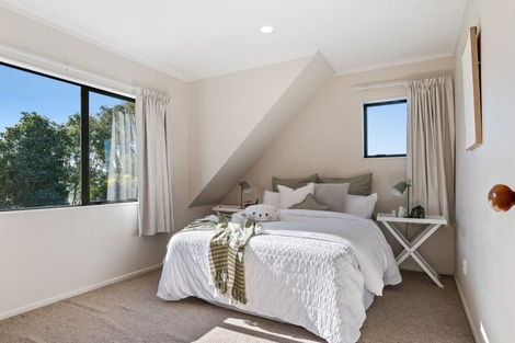 Photo of property in 48 Lakeside Drive, Orewa, 0931
