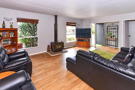 Photo of property in 24 Magnolia Avenue, Opaheke, Papakura, 2113