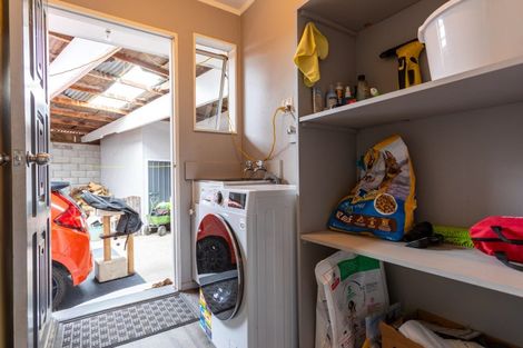 Photo of property in 90 Fergusson Street, Woodville, 4920