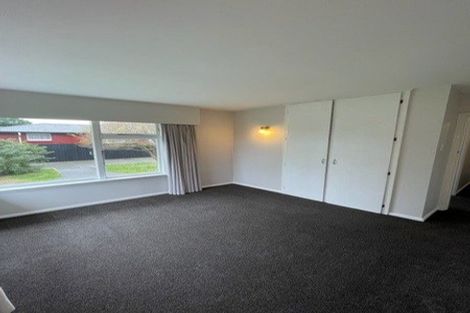 Photo of property in 32 Tintern Avenue, Avonhead, Christchurch, 8042