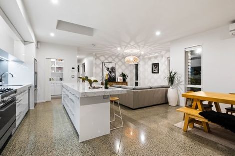 Photo of property in 14 Rock Isle Road, Torbay, Auckland, 0630