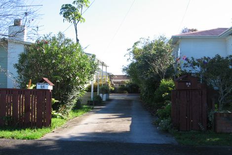 Photo of property in 1/94 Roberts Road, Te Atatu South, Auckland, 0610