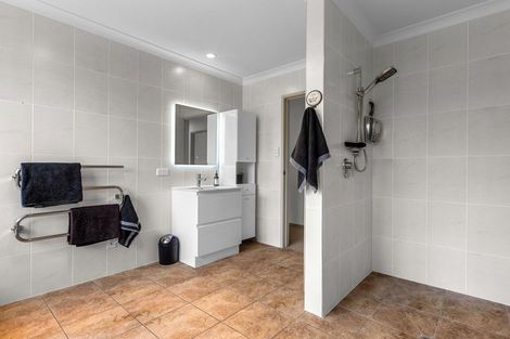 Photo of property in 17 Olive Close, Omokoroa, 3114