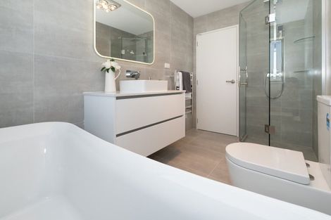 Photo of property in 133a Sunset Road, Totara Vale, Auckland, 0632