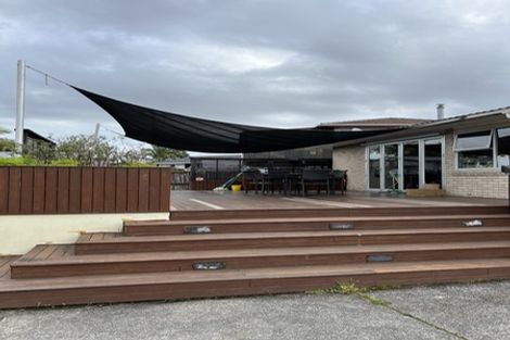 Photo of property in 41 Thornlow Street, Glendene, Auckland, 0602