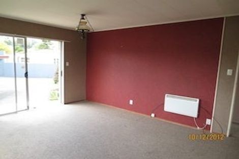 Photo of property in 1/1a Sequoia Place, Maoribank, Upper Hutt, 5018