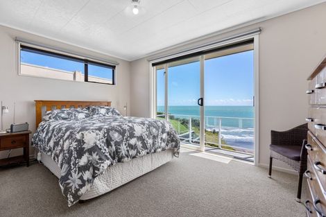 Photo of property in 24 Motukari Place, Onaero, Urenui, 4383