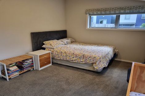 Photo of property in 1/61 Black Rock Road, Newlands, Wellington, 6037