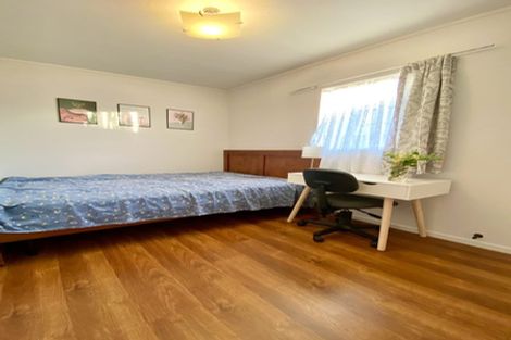 Photo of property in 2/175 Bradbury Road, Highland Park, Auckland, 2010