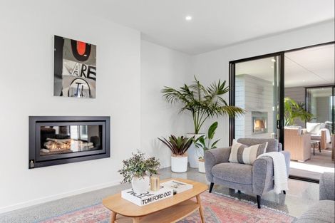 Photo of property in 2 Shearwater Lane, Point Wells, 0986