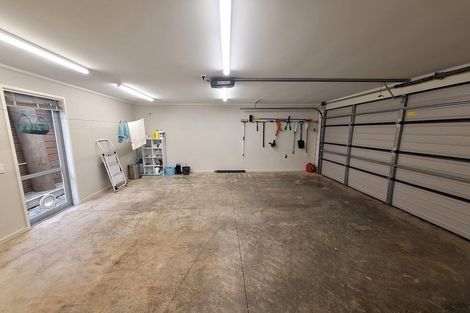 Photo of property in 82a Kirton Drive, Riverstone Terraces, Upper Hutt, 5018