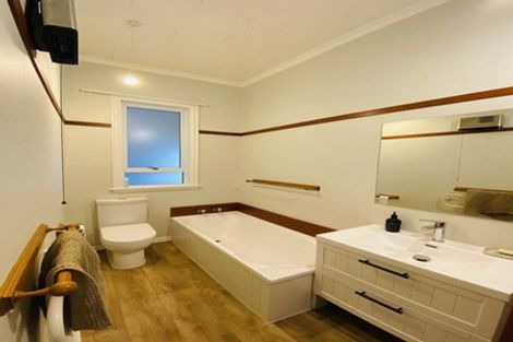 Photo of property in 10 Cambridge Terrace, Masterton, 5810