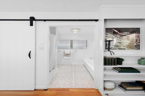 Photo of property in 24 Garland Drive, St Andrews, Hamilton, 3200