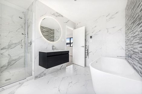 Photo of property in 16 Laquinta Place, Flat Bush, Auckland, 2019