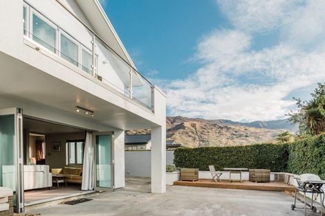 Photo of property in 15 Jessies Crescent, Wanaka, 9305
