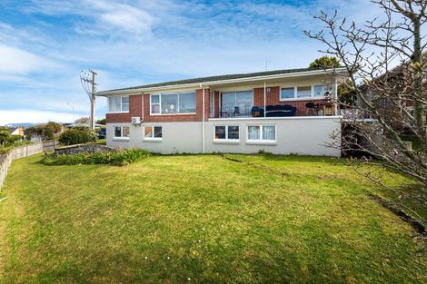 Photo of property in 520 Glenfield Road, Glenfield, Auckland, 0629