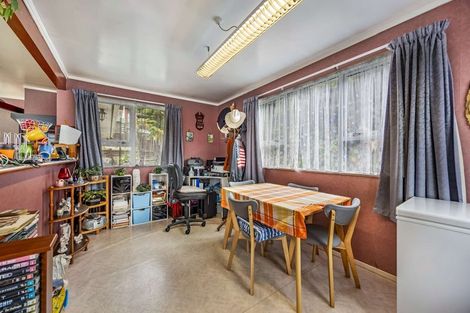 Photo of property in 28 Tiroiti Grove, Stokes Valley, Lower Hutt, 5019