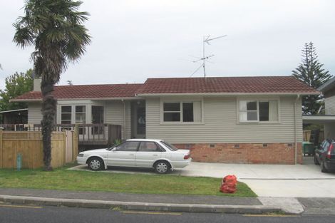 Photo of property in 23 Blenheim Street, Glenfield, Auckland, 0629