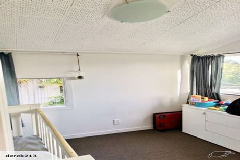 Photo of property in 24 Tiri Tiri Road, Birkdale, Auckland, 0626