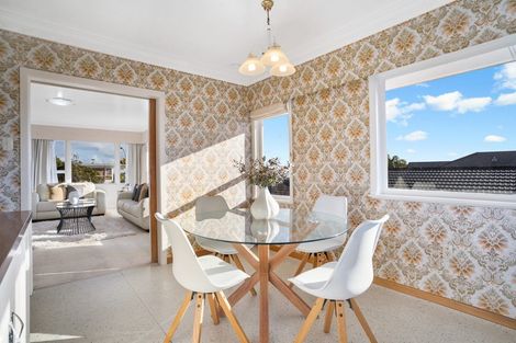 Photo of property in 25 The Crest, Sunnyhills, Auckland, 2010