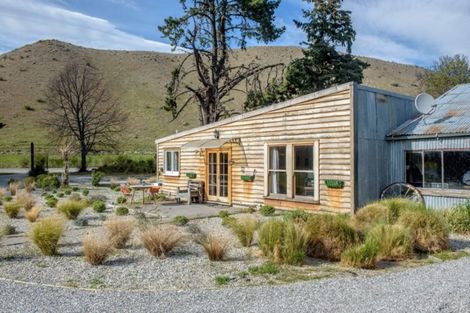 Photo of property in 2353 Tarras - Cromwell Road, Tarras, Cromwell, 9383