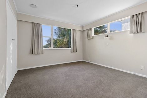 Photo of property in 3a Kinapori Terrace, Newlands, Wellington, 6037