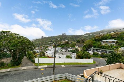 Photo of property in 27 David Crescent, Karori, Wellington, 6012