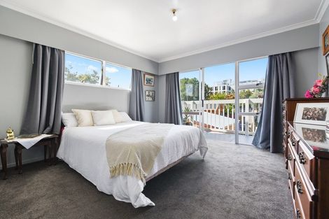 Photo of property in 4 Sandleigh Road, Hamilton Lake, Hamilton, 3204