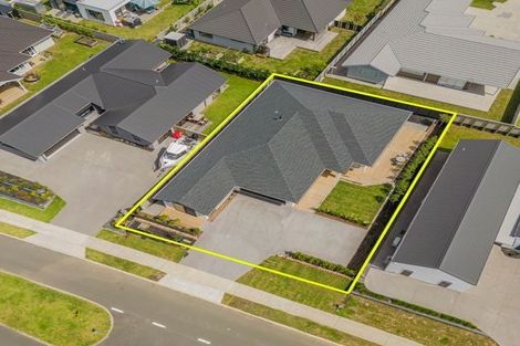 Photo of property in 16 Awatea Drive, Whitianga, 3510