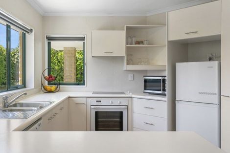 Photo of property in 30 Fairview Terrace, Waipahihi, Taupo, 3330