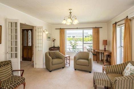 Photo of property in 60 Rewarewa Crescent, Waikanae, 5036